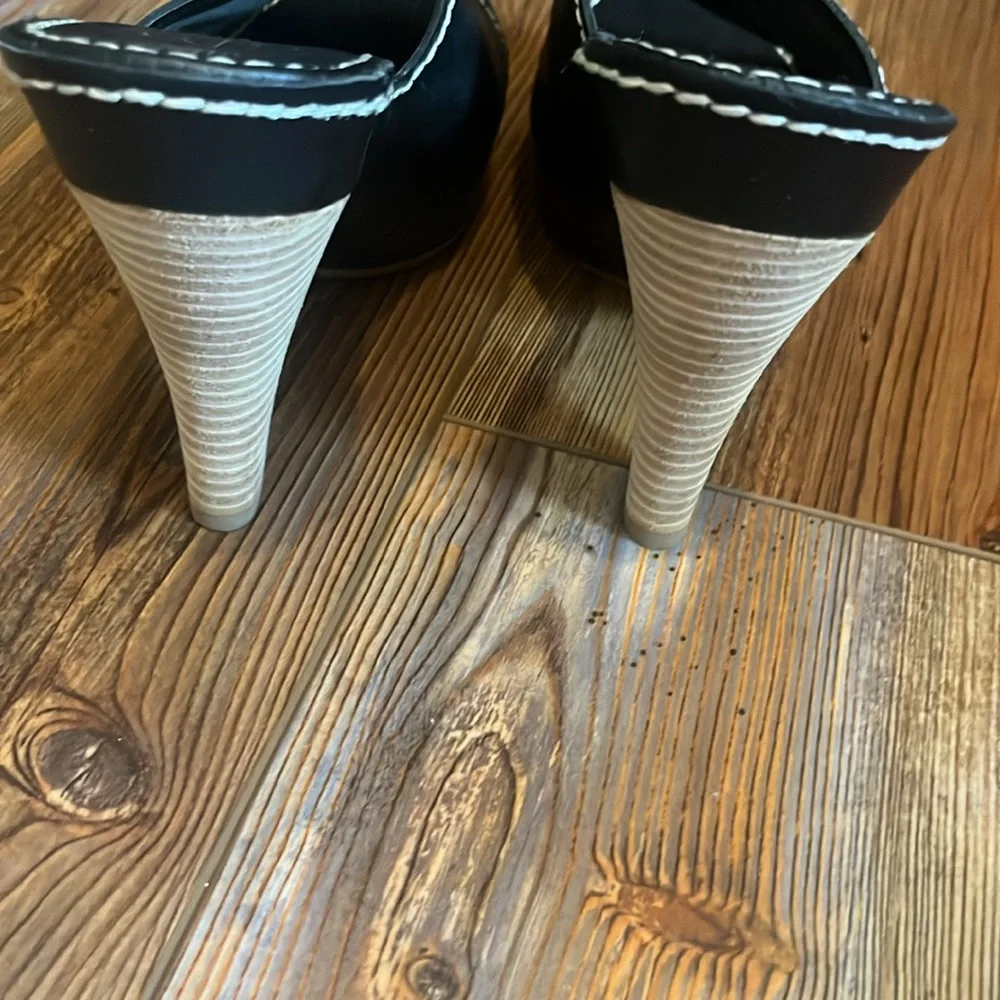 Max Studio mules. - Picture 4 of 7